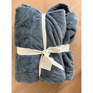 New Pottery Barn Double Faced Rabbit Faux Fur Throw Shadow Blue 50" x 60"